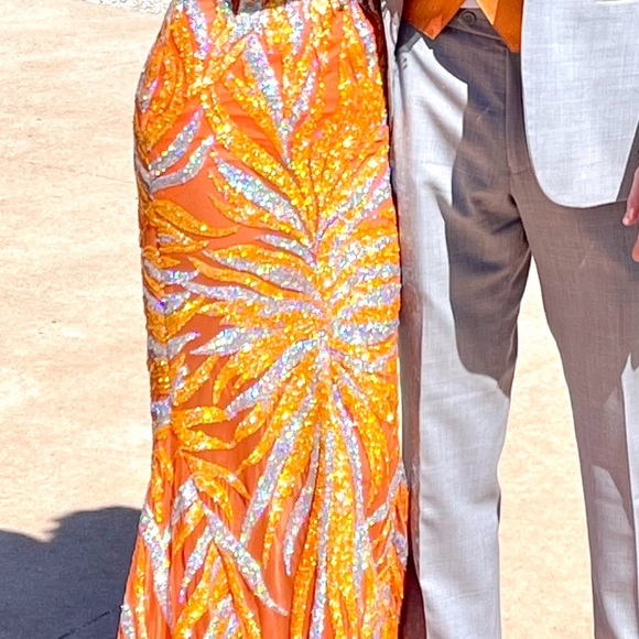 Prom dress worn once size 0 - Picture 3 of 5